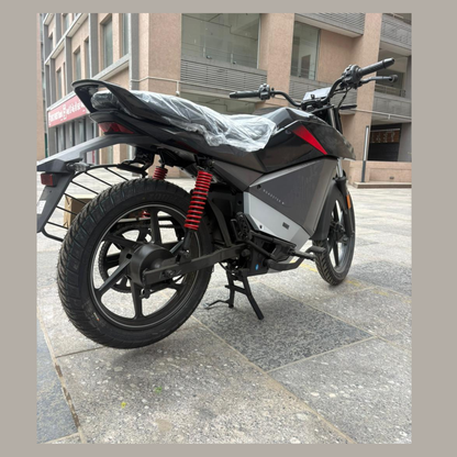 OLA ROADSTER X DOUBLE STAND