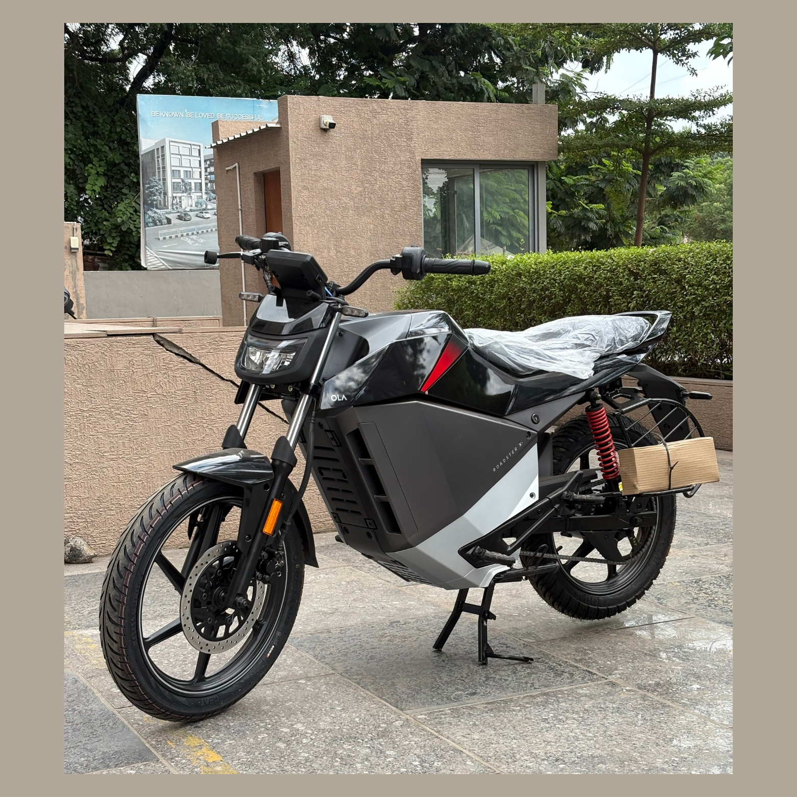 Ola Roadster X Double Stand | Ola Roadster Center Stand – Egun Ola Roadster X Double Stand | Ola Roadster Center Stand – Egun